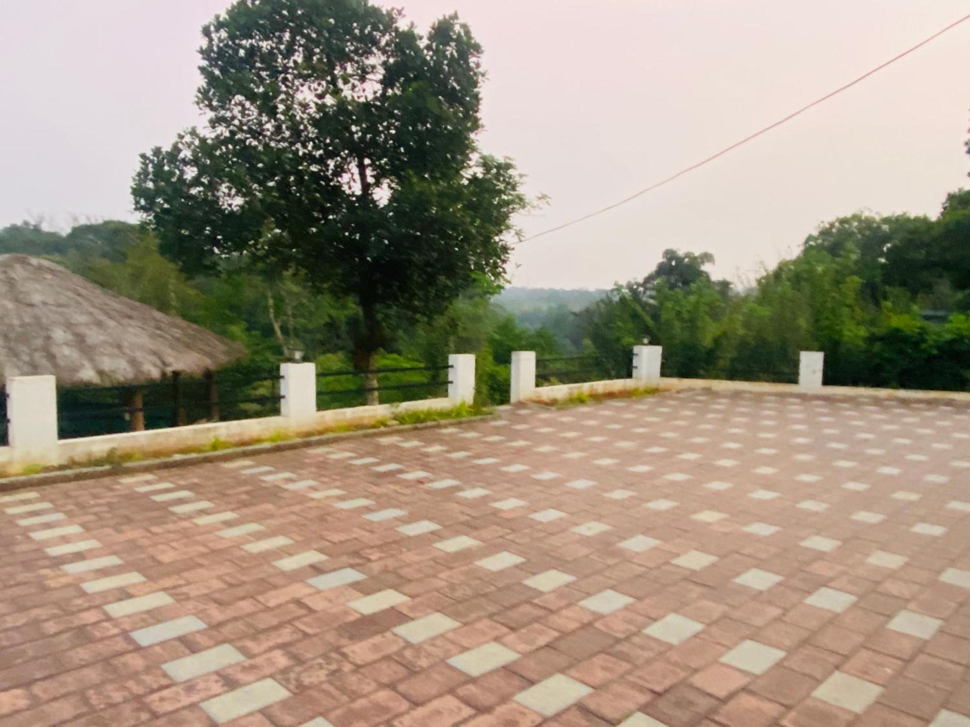 Happydays Hut Villa Mananthavady Exterior photo
